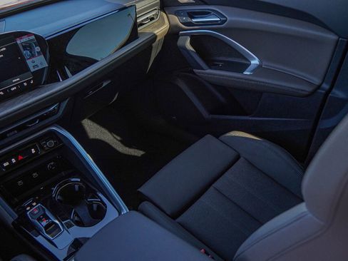 New 2025 Audi Q5 Premium Plus image 21