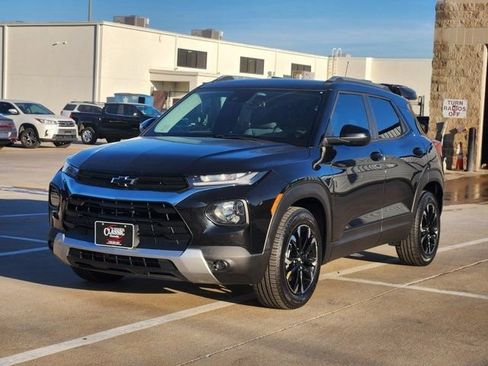 Used 2021 Chevrolet TrailBlazer LT w/ Convenience Package image 12