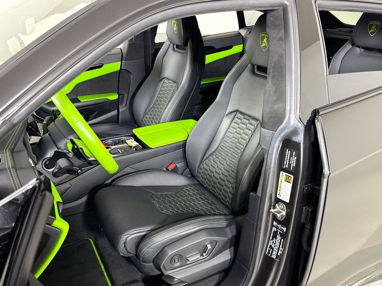 Used 2022 Lamborghini Urus AWD/4WD image 13
