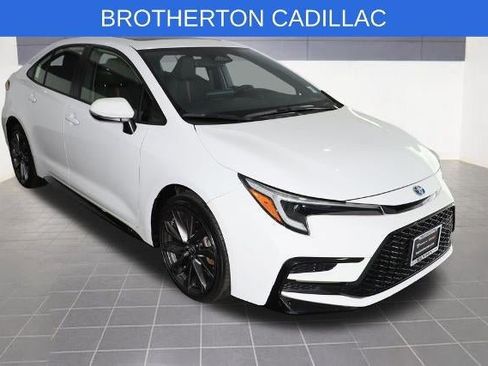 Used 2024 Toyota Corolla SE w/ SE Package FWD image 9