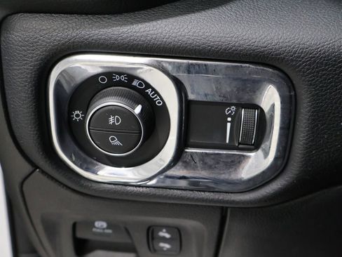 Used 2021 RAM 1500 Big Horn image 32