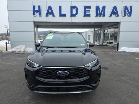 Certified 2023 Ford Escape ST-Line w/ Tech Pack #1 AWD/4WD image 3