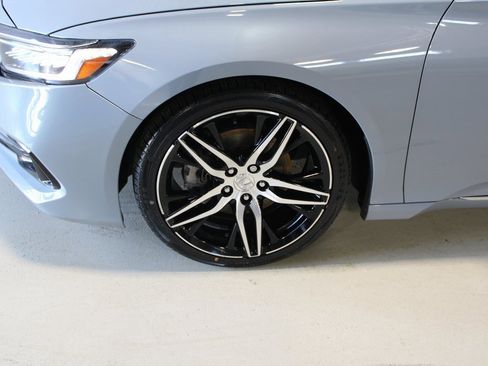 Used 2021 Honda Accord Touring image 7