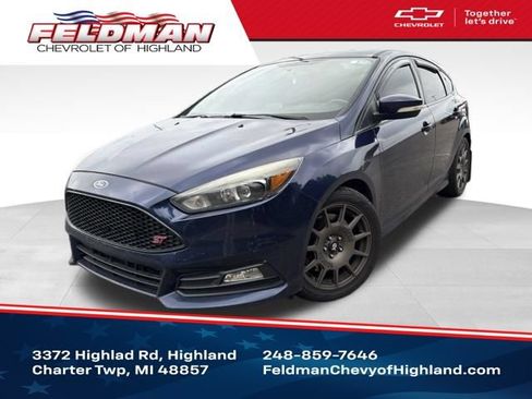 Used 2017 Ford Focus ST w/ Equipment Group 401A FWD image 1