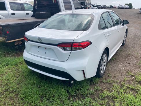 Used 2022 Toyota Corolla LE FWD image 14