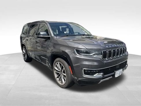 Used 2024 Jeep Wagoneer Series III w/ Premium Group I AWD/4WD image 10
