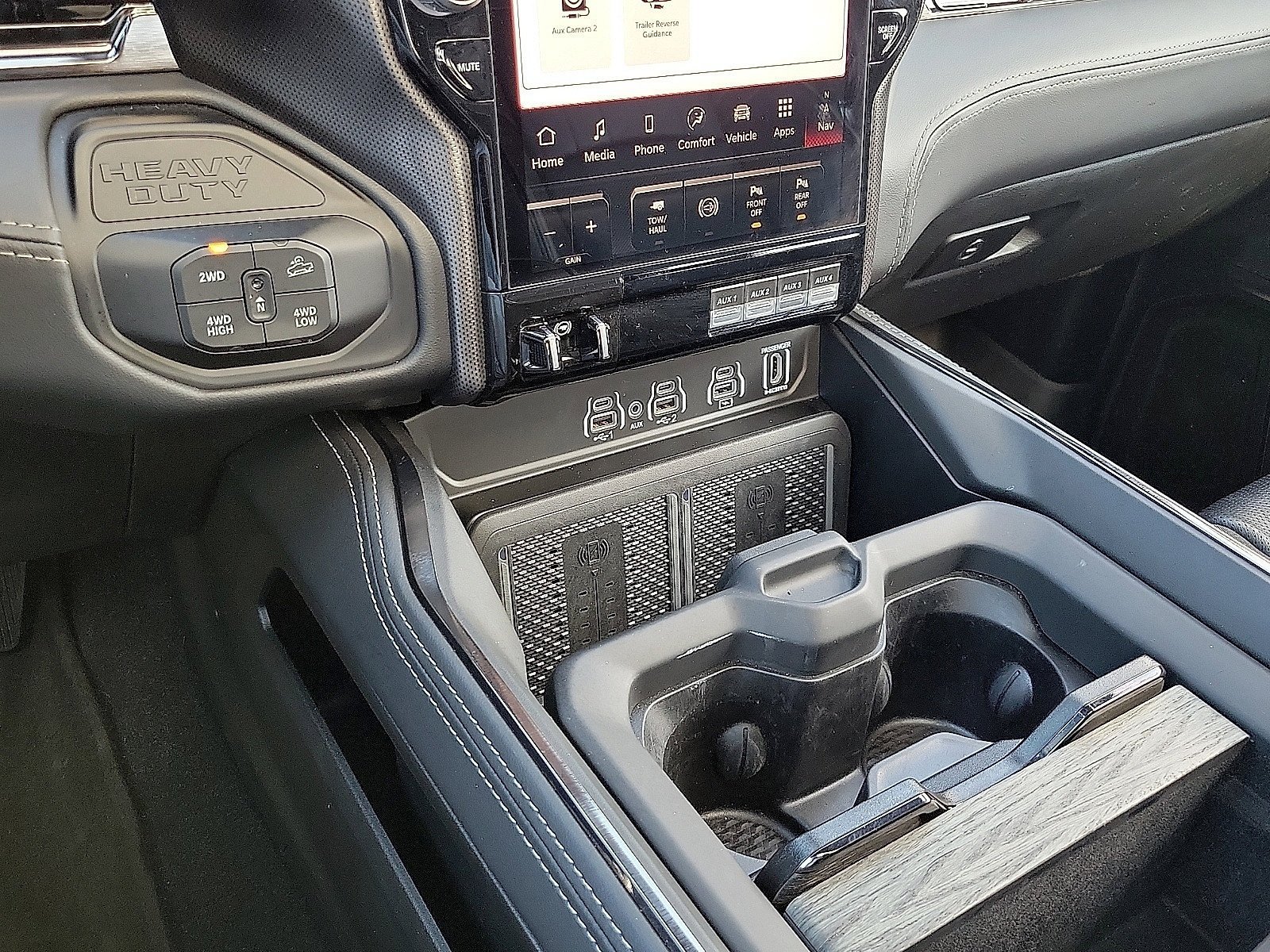 Used 2025 RAM 2500 Limited AWD/4WD image 17