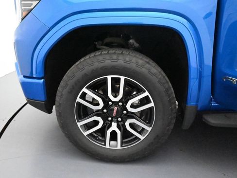 Used 2023 GMC Sierra 1500 AT4 w/ AT4 Premium Package AWD/4WD image 8