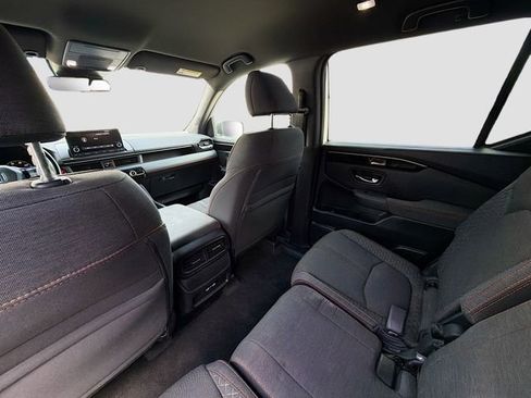 Used 2023 Honda Pilot Sport image 23