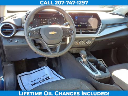 Used 2024 Chevrolet Trax LS w/ LS Convenience Package image 14