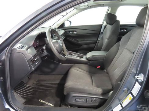 Used 2025 Honda Accord SE image 11