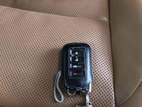 Used 2017 Lexus ES 350 image 32