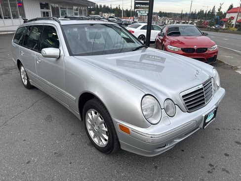 Used 2000 Mercedes-Benz E 320 4MATIC Wagon image 11