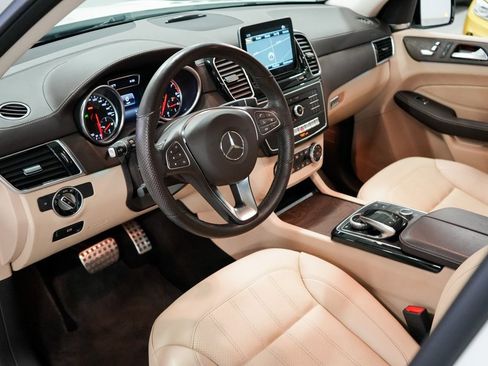 Used 2019 Mercedes-Benz GLE 43 AMG 4MATIC w/ Premium 2 Package image 9