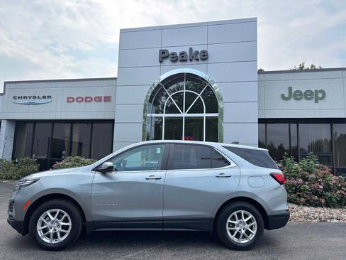 Used 2023 Chevrolet Equinox LT AWD/4WD image 3