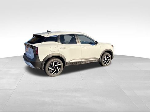 New 2026 Nissan Kicks SV w/ SV Premium Package image 4