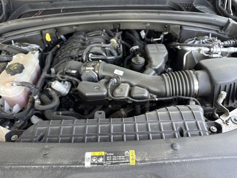 Used 2023 Jeep Grand Cherokee L Laredo image 33