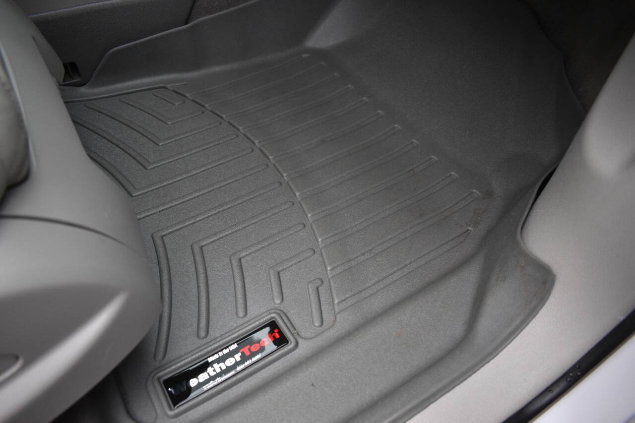 Used 2017 Buick Enclave Leather FWD image 25