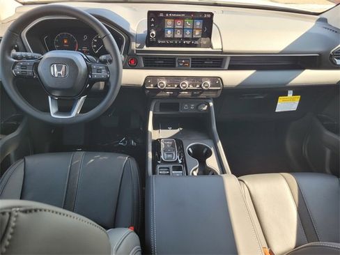 New 2025 Honda Pilot Touring image 10