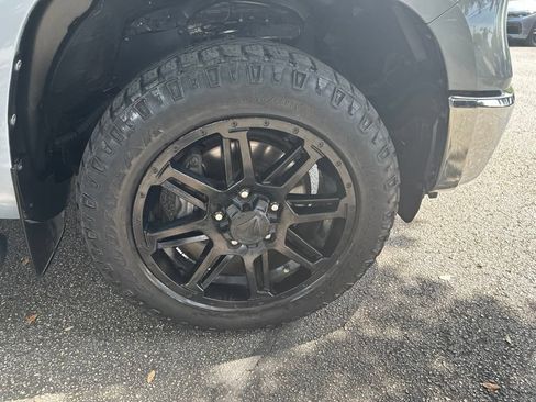 Used 2020 Toyota Tundra SR5 RWD image 9