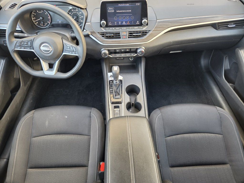 Used 2025 Nissan Altima 2.5 SV AWD/4WD image 22