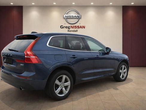 Used 2022 Volvo XC60 B5 Momentum AWD/4WD image 4