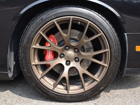 Used 2010 Dodge Challenger SRT8 w/ SRT Option Group II RWD image 27
