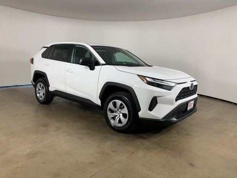 Used 2024 Toyota RAV4 LE AWD/4WD image 5