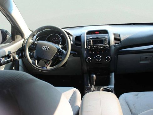 Used 2011 Kia Sorento 2WD image 7