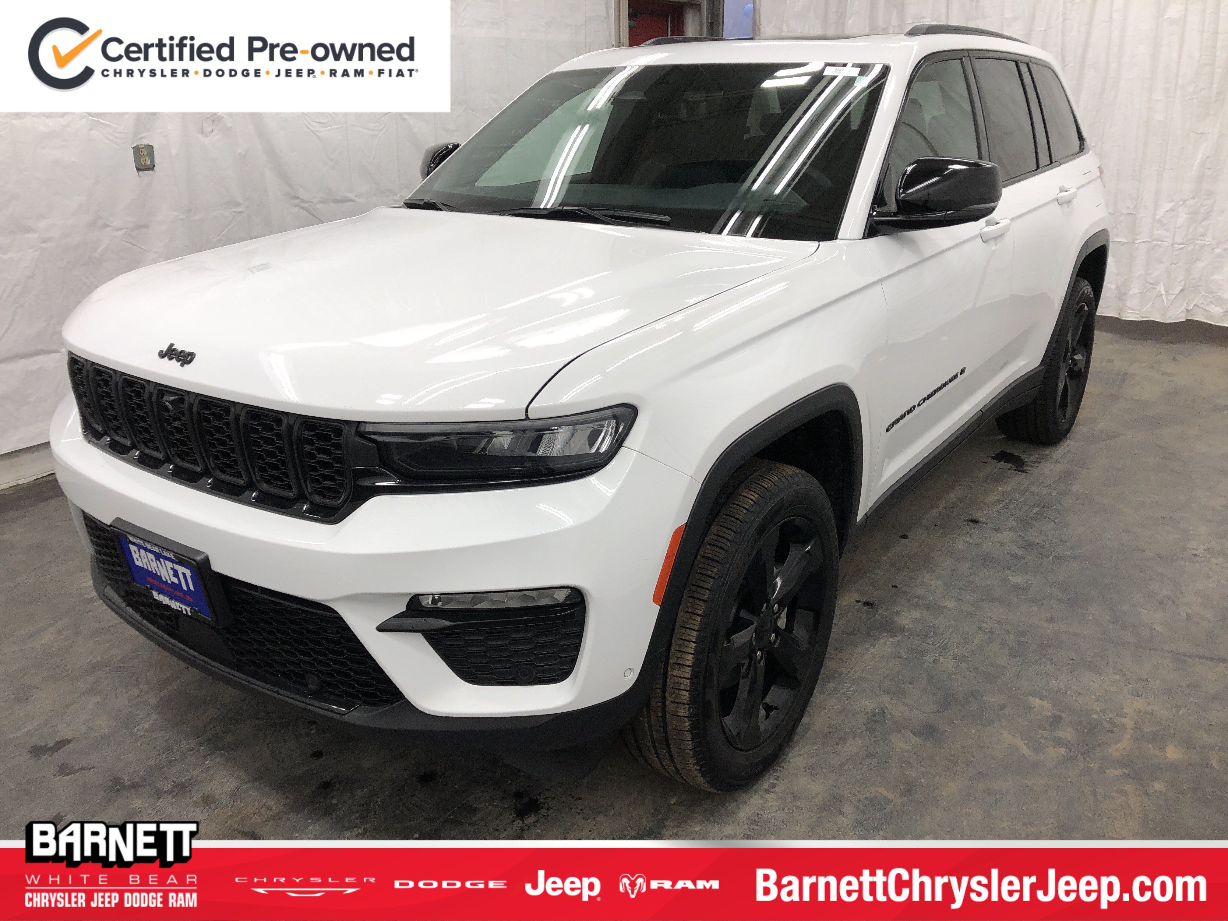 Certified 2024 Jeep Grand Cherokee Limited w/ Luxury Tech Group II AWD/4WD image 1