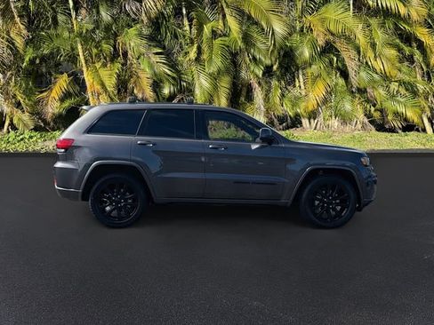 Used 2019 Jeep Grand Cherokee Altitude RWD image 3