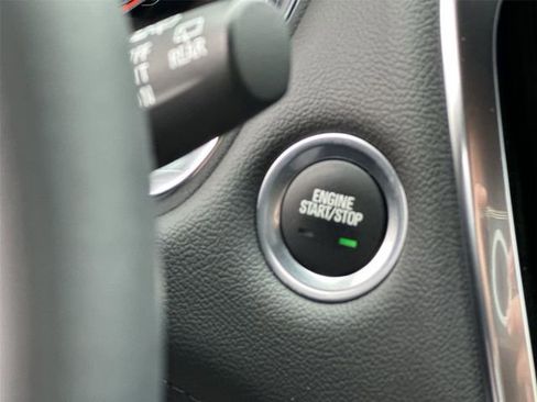 Certified 2023 Chevrolet Traverse LT FWD image 16