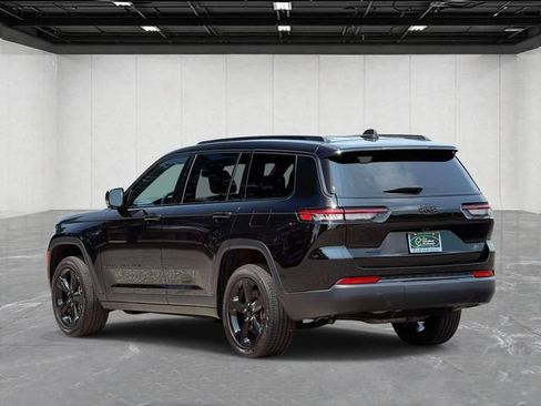 Used 2023 Jeep Grand Cherokee L Laredo AWD/4WD image 3