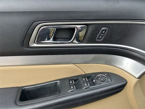 Used 2016 Ford Explorer XLT w/ Equipment Group 202A image 16