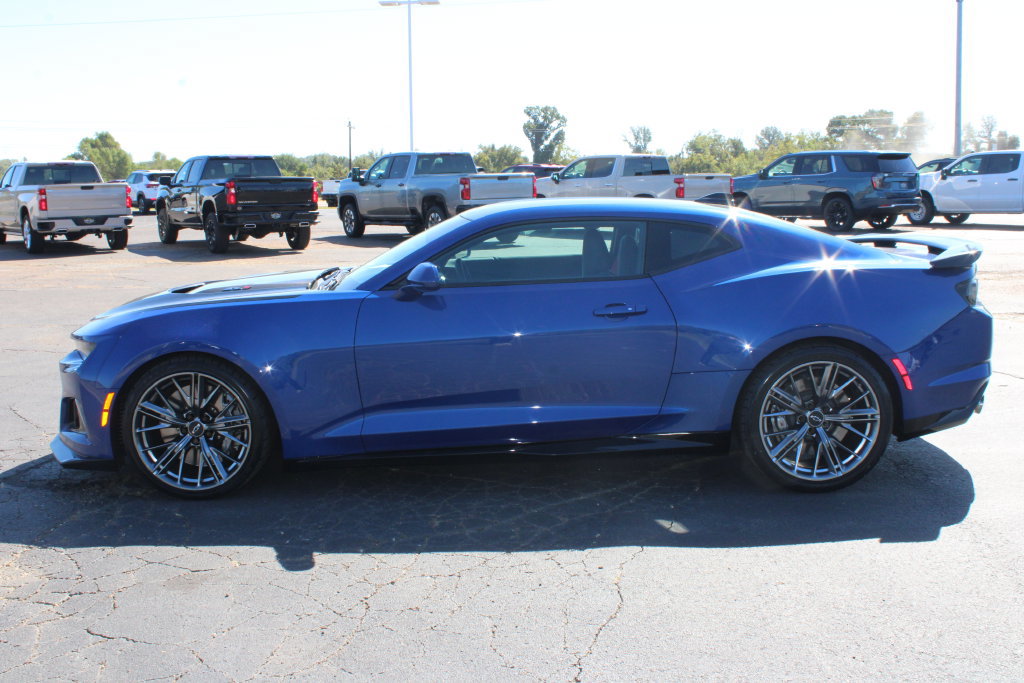 Used 2022 Chevrolet Camaro ZL1 RWD image 6