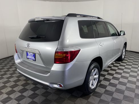 Used 2010 Toyota Highlander 4WD image 3