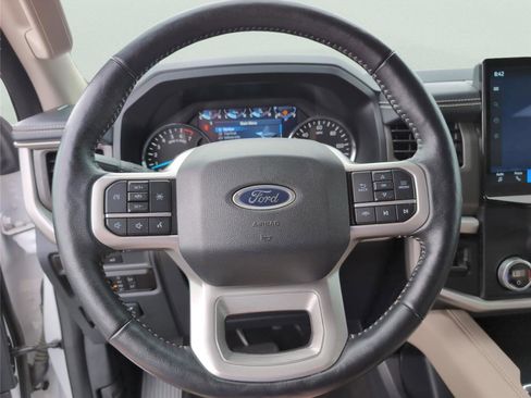 Used 2024 Ford Expedition Max XLT image 27