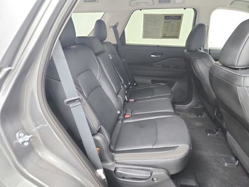 Used 2025 Nissan Pathfinder SL AWD/4WD image 40
