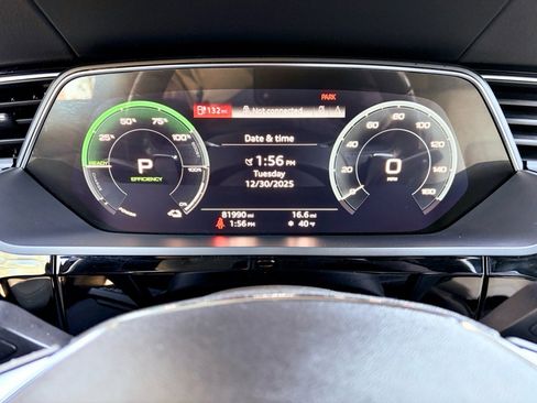 Used 2019 Audi e-tron Premium Plus image 10