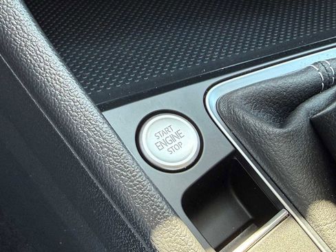 Certified 2023 Volkswagen Jetta SE FWD image 28
