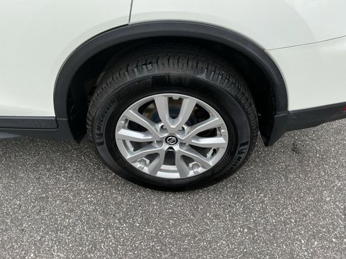 Used 2017 Nissan Rogue SV w/ Sun & Sound Touring Package image 26