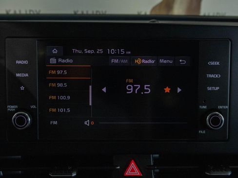 Used 2024 Kia Sportage LX image 8