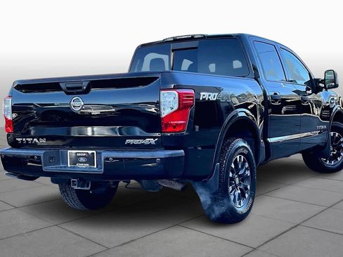 Used 2017 Nissan Titan PRO-4X w/ Pro-4x Convenience Package image 12
