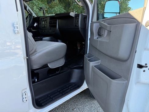 Used 2019 GMC Savana 2500 image 14
