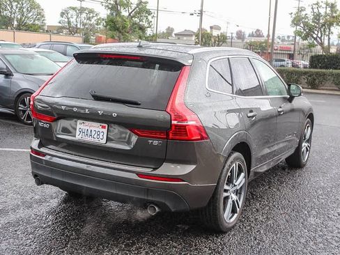 Used 2020 Volvo XC60 T5 Momentum w/ Protection Package Premier image 4