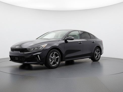 Used 2025 Kia K4 FWD image 3