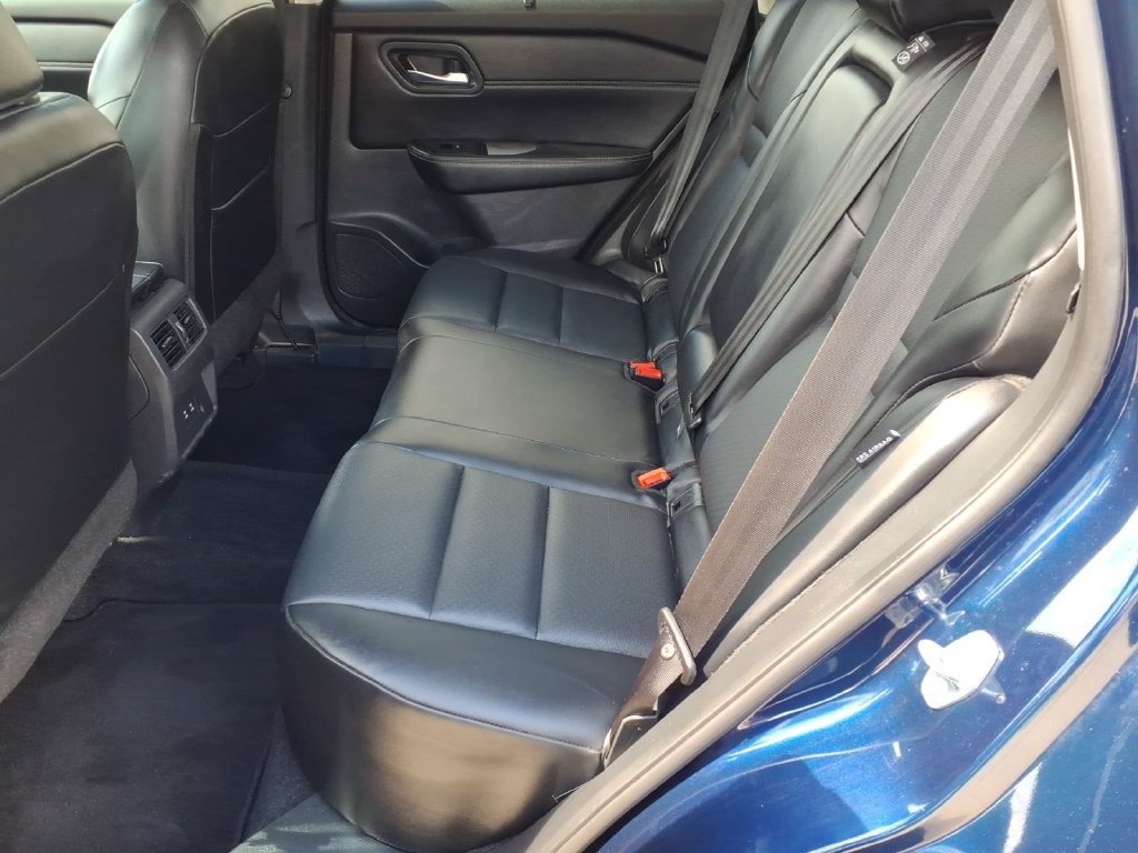 Used 2024 Nissan Rogue SV w/ SV Premium Package FWD image 13