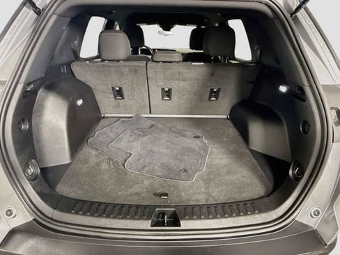 Used 2025 Chevrolet Equinox LT FWD image 26