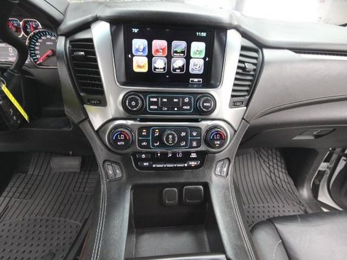 Used 2019 Chevrolet Suburban LT image 25