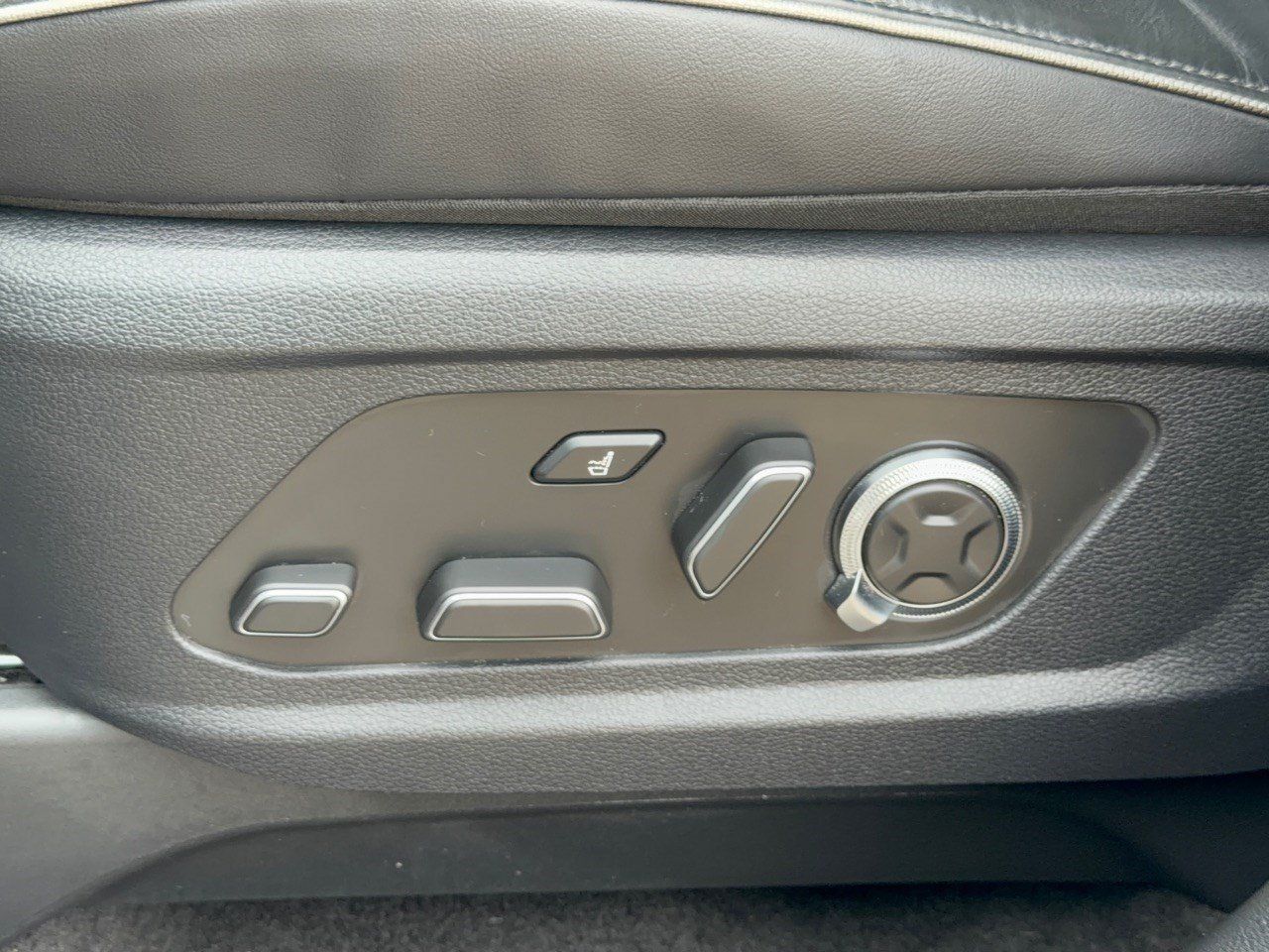 Used 2024 Hyundai Palisade Calligraphy AWD/4WD image 16